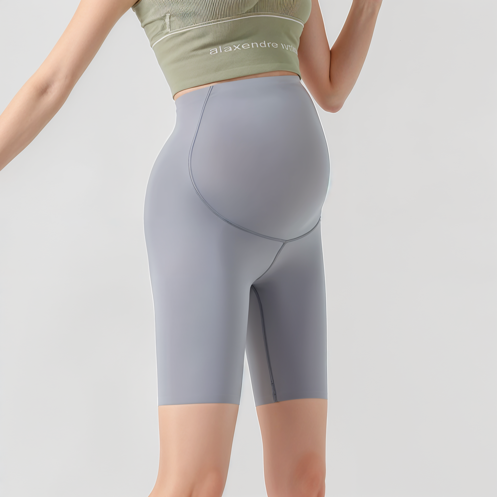 BumpFlow – Seamless Five-Quarter Maternity Leggings