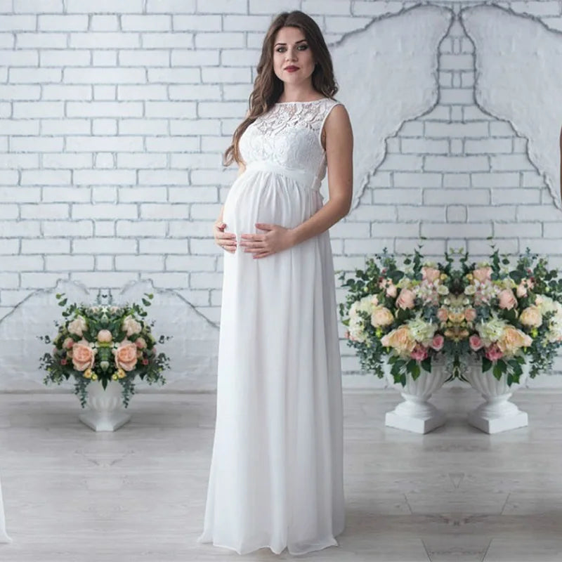 Lacelle Grace – Lace Maternity Maxi Dress
