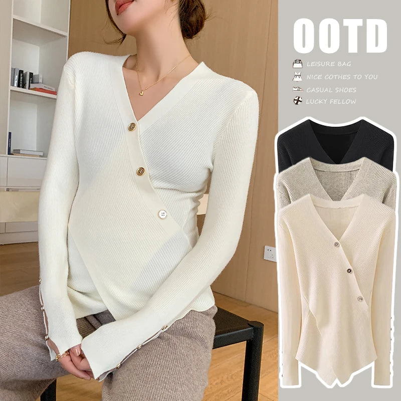 Serra – Buttoned V-Neck Knit Maternity Top