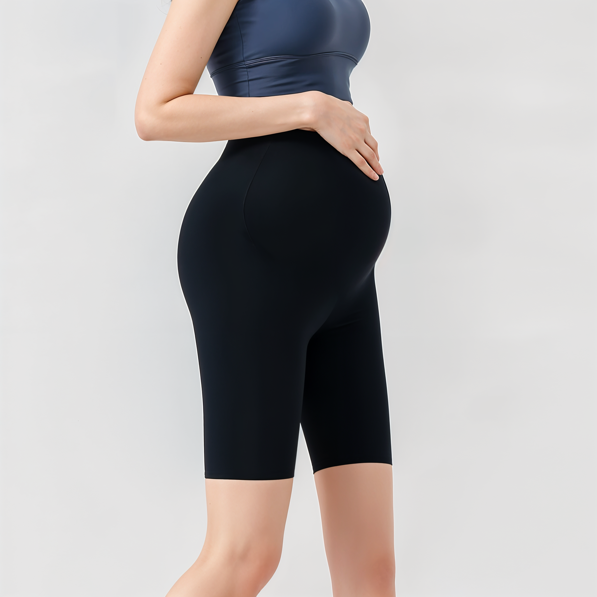 BumpFlow – Seamless Five-Quarter Maternity Leggings